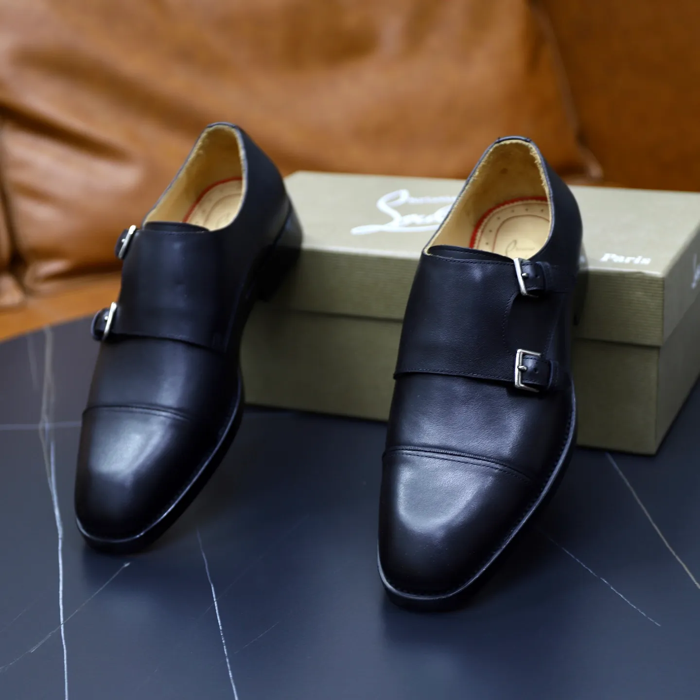 Ex-factory price: 620💰Christia*.Loubouti*🆑High-end men’s business formal leather shoes | Classic red sole shoes | Original imported first-layer cowhide | Water-dyed cowhide lining | Italian imported red rubber outsole | High-end luxury | Perfect interpretation of fashion, sunshine, style, suitable for various occasions Size: 39-44 (38.45 custom-made)
